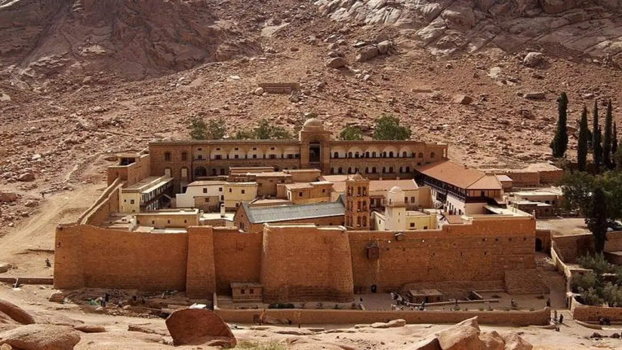 أجواء معتدلة في سانت كاترين مع تحذيرات من حرارة النهار